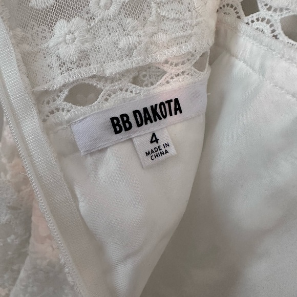 White lace BB Dakota jumpsuit, size 4 - Picture 3 of 3